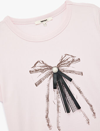  Pamuklu Kısa Kollu Fiyonk Baskılı Broş Detaylı Tişört