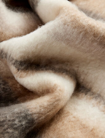 Çizgili Yumuşak Dokulu Püsküllü Uzun Atkı