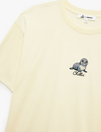 Kısa Kollu Bisiklet Yaka Nakışlı Oversize Tişört