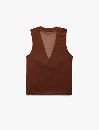 Viskon Kumaş Zincir Detaylı Degaje Yaka Kolsuz Bluz