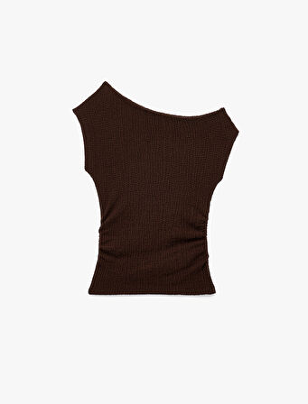 Bürümcük Kumaş Drape Detaylı Asimetrik Kayık Yaka Kolsuz Bluz