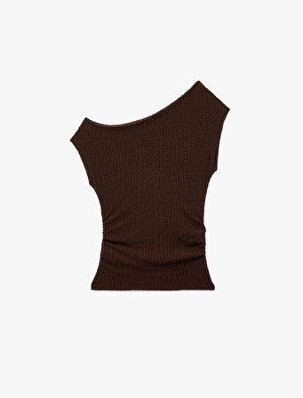 Bürümcük Kumaş Drape Detaylı Asimetrik Kayık Yaka Kolsuz Bluz
