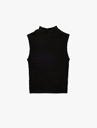 Dik Yaka Dokulu Kolsuz Triko Bluz