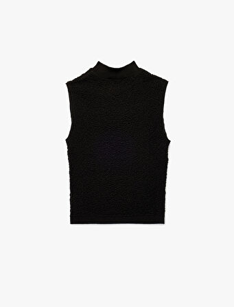 Dik Yaka Dokulu Kolsuz Triko Bluz