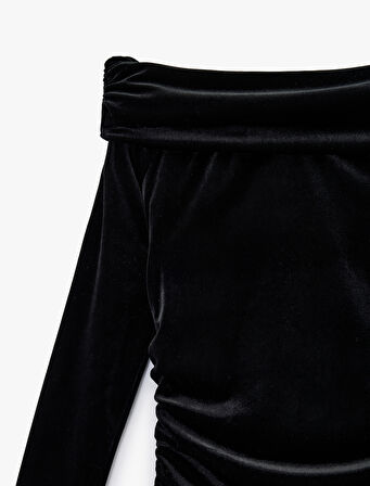 Slim Fit Uzun Kollu Omzu Açık Madonna Yaka Mini Kadife Elbise