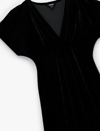 Slim Fit Kısa Yarasa Kollu Kruvaze V Yaka Midi Boy Kadife Elbise
