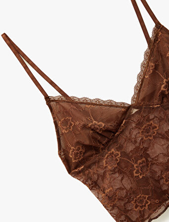 V Yaka Dantel Detaylı Askılı Pijama Üstü