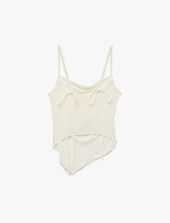 Arkası Gipeli Fiyonk Detaylı Asimetrik Kesim İnce Askılı Bluz