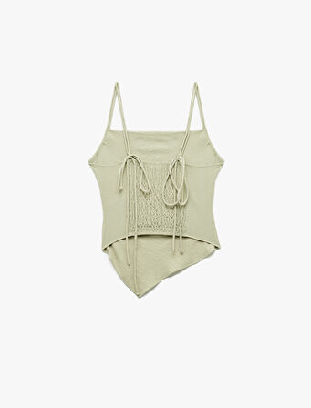 Arkası Gipeli Fiyonk Detaylı Asimetrik Kesim İnce Askılı Bluz