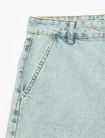 Pamuklu Chino Cepli Rahat Kalıp Düğmeli Mini Denim Şort