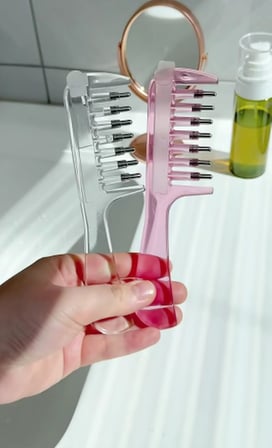 Mucit Home Serum Uygulama Tarağı Metal Uçlu Hazneli Saç Dibi Serum Tarağı Şeffaf Pembe