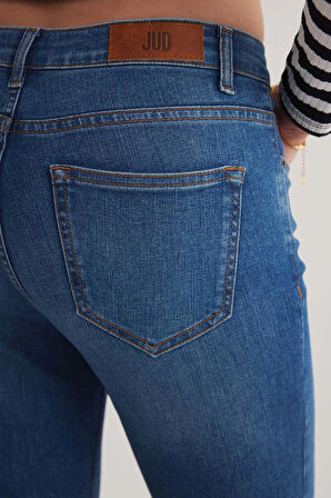 Julia 126 NORMAL BEL MAVİ CROP FLARE JEANS KADIN