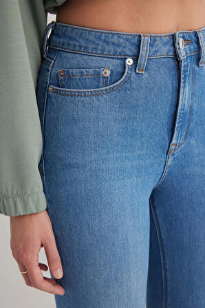 Hilde 399 YÜKSEK BEL AÇIK MAVİ MOM JEANS KADIN