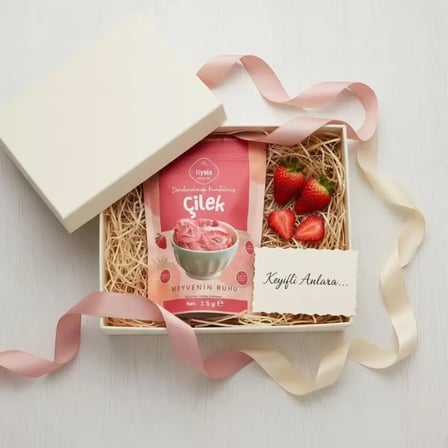 Liyola Freeze Dry Dondurarak Kurutulmuş Çilek 15 g x 5 - Tamamen Doğal Atıştırmalık (Beşli Paket)