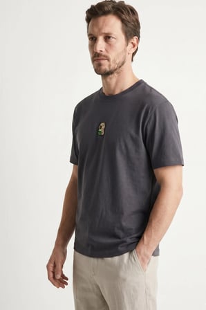 elemge %100 Pamuk Compact Penye Süprem Kapipara Nakışlı Trend Fit Erkek Tok Kumaş T-Shirt Rahat Kesim Antrasit