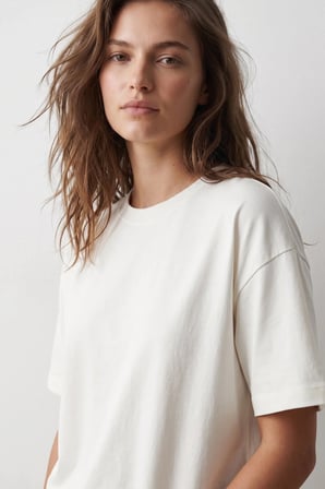 elemge %100 Pamuk Süprem Kadın Boxy Fit Ekru T-Shirt Bol Kesim Düşük Omuzlu Bisiklet Yaka Krem Tişört