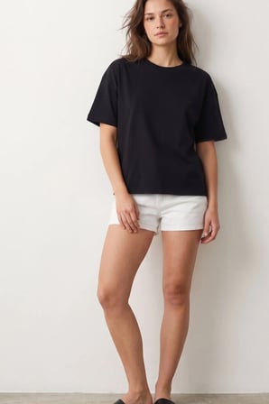 elemge %100 Pamuk Süprem Tok Kumaş Kadın Boxy Fit Siyah T-Shirt Bol Kesim Düşük Omuzlu Bisiklet Yaka Tişört