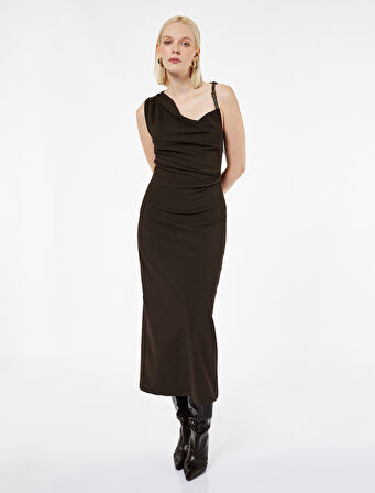 Drapeli Degaje Yaka Kemer Detaylı Viskon Karışımlı Kolsuz Uzun Elbise