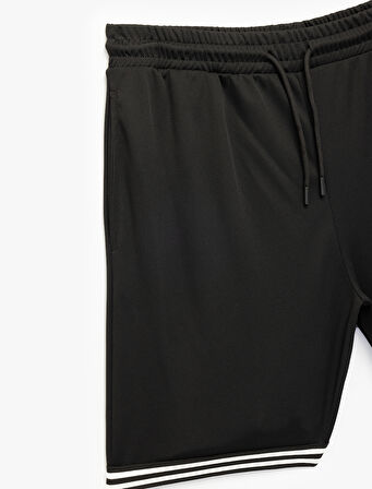 Rahat Kalıp Cepli Şerit Detaylı Beli Bağcıklı Spor Şort