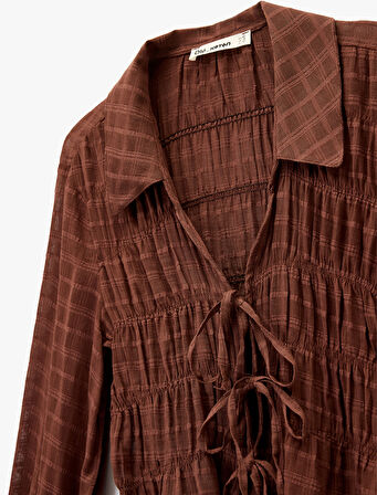 Fiyonklu Bağlama Detaylı Uzun Balon Kollu Gömlek Yaka Ekoseli Bluz