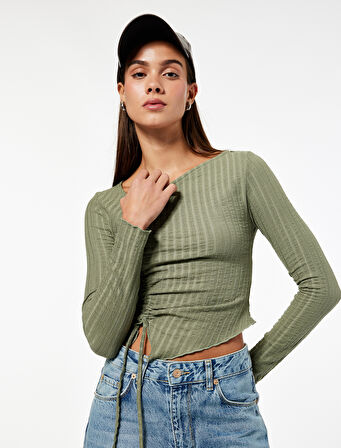 Asimetrik Yaka Slim Fit Büzgülü Uzun Kollu Tişört