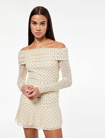 Uzun Kollu Kayık Yaka Slim Fit Asimetrik Kesim Drapeli Puantiyeli Mini Elbise