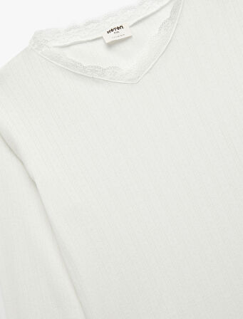 Dantel Yaka Detaylı Uzun Kollu V Yaka Tişört