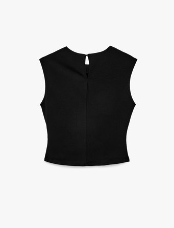 Krep Scuba Kumaş Slim Fit Bisiklet Yaka Kolsuz Drape Detaylı Bluz