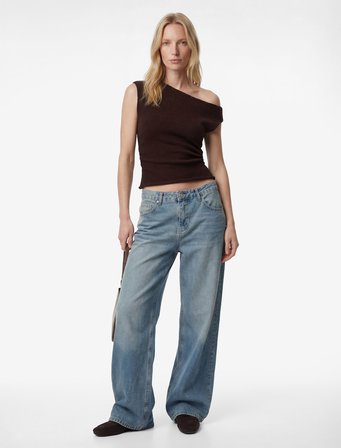 Bürümcük Kumaş Slim Fit Dokulu Kolsuz Asimetrik Yaka Bluz