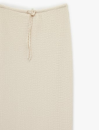 Bürümcük Kumaş Beli Bağlama Detaylı Slim Fit Dokulu Kalem Etek