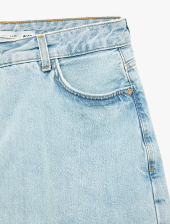 Asimetrik Kesim Düğmeli Rahat Kalıp Pamuklu Denim Mini Şort Etek