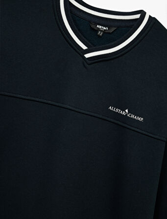 Regular Fit Uzun Kollu Çizgi Detaylı Şardonlu V Yaka Sweatshirt