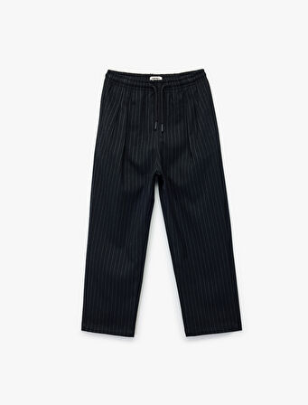 Beli Bağcıklı Cep Detaylı Viskon Karışımlı Çizgili Pantolon