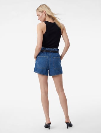 Yüksek Bel Cepli Pamuklu Kemerli Denim Şort