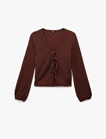 Slim Fit Uzun Kollu V Yaka Fiyonk Bağlama Detaylı Dokulu Bluz