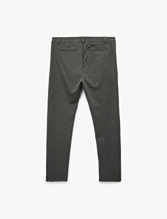 Viskon Karışımlı Cepli Regular Fit Çizgili Pileli Kumaş Pantolon