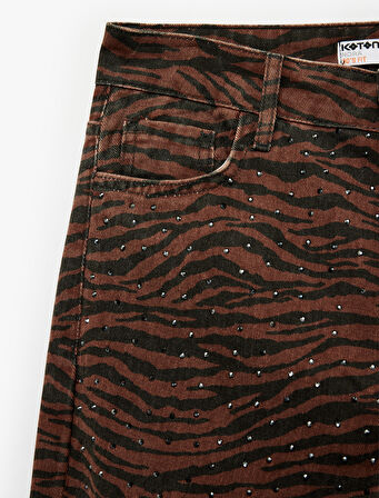Pamuklu Taş Detaylı Düğmeli Cepli Leopar Desenli Jean Pantolon - Longer Straight Jean