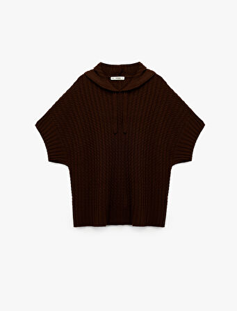 Kapüşonlu Saç Örgüsü Detaylı Kısa Kollu Triko Oversize Panço