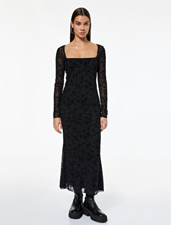 Kare Yaka Uzun Kollu Sırt Detaylı A Kesim Midi Dantel Elbise