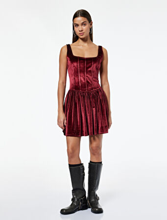 Kare Yaka Kolsuz Korse Detaylı Volanlı Mini Kadife Elbise