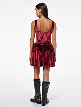 Kare Yaka Kolsuz Korse Detaylı Volanlı Mini Kadife Elbise