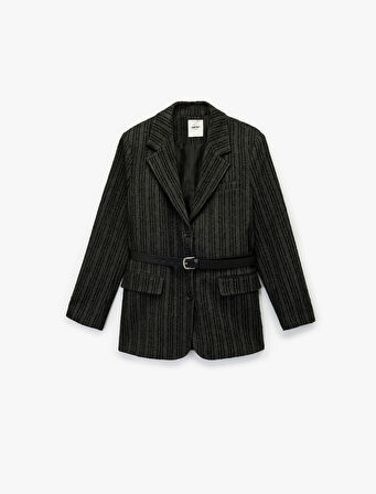 Geniş Yaka Kemerli Düğmeli Cep Detaylı Çizgili Blazer Ceket