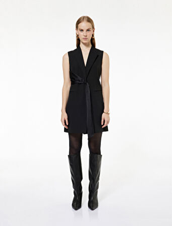 Kruvaze Yaka Kuşak Detaylı Kolsuz Mini Elbise