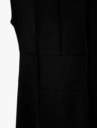 Kolsuz Bisiklet Yaka Dikiş Detaylı Midi Elbise