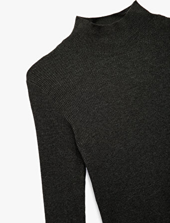 Peplum Kesim Uzun Kollu Dik Yaka Triko Kazak