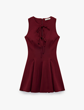 Bağcıklı Fiyonklu Yaka Kolsuz A Kesim Mini Elbise