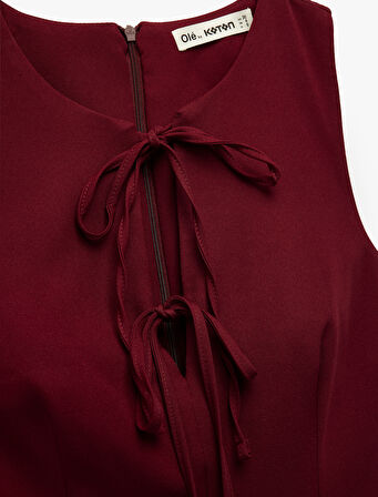 Bağcıklı Fiyonklu Yaka Kolsuz A Kesim Mini Elbise