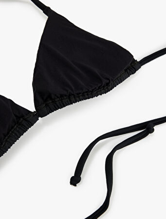 Taş Detaylı Üçgen Bikini Üstü