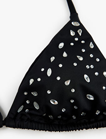 Taş Detaylı Üçgen Bikini Üstü