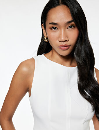 Dar Kalıp Bisiklet Yaka Kolsuz Peplum Bluz